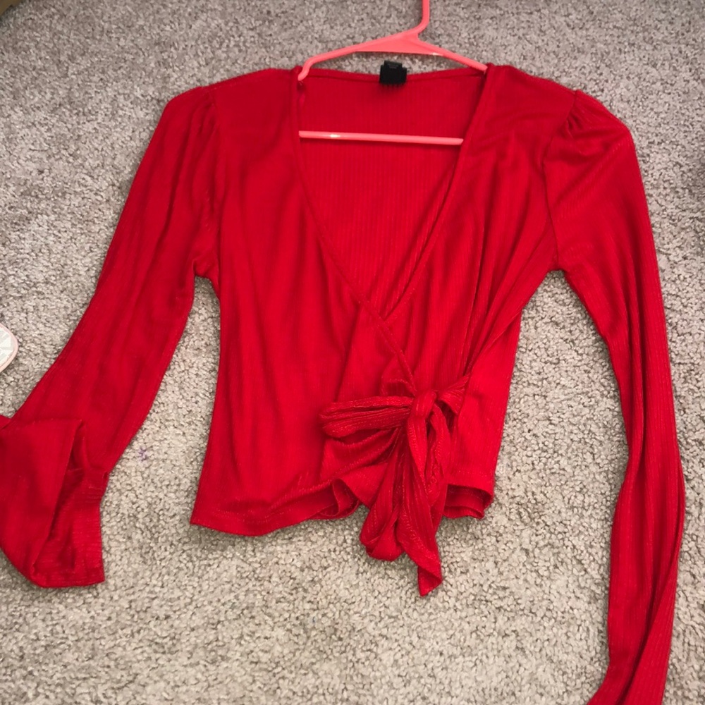 Super cute long sleeve tie shirt